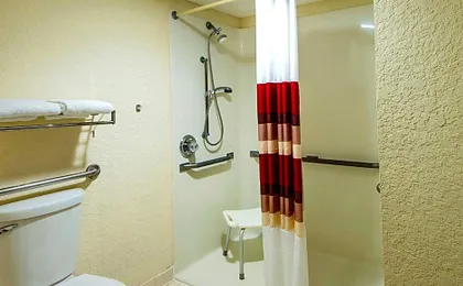 Red Roof Inn Detroit - Royal Oak/ Madison Heights