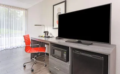 Ramada by Wyndham Hartford North / Bradley Airport