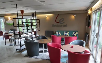 Lounge bar