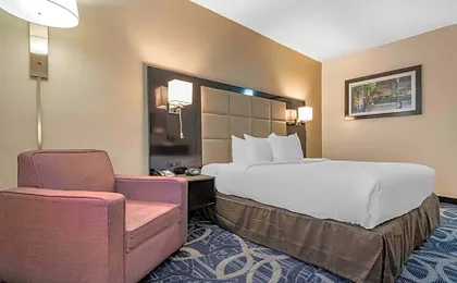 Comfort Inn & Suites Liverpool-Clay