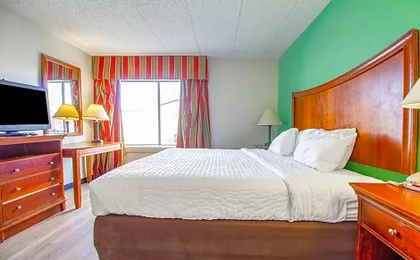 Tulsa Square Hotel Central, I-44 By OYO