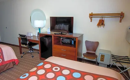 Super 8 by Wyndham Altoona