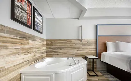 AmericInn by Wyndham Wausau
