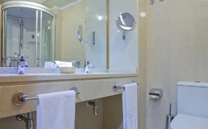 HOTEL II CASTILLAS