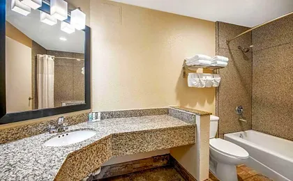 Quality Inn & Suites Jacksonville-Baymeadows