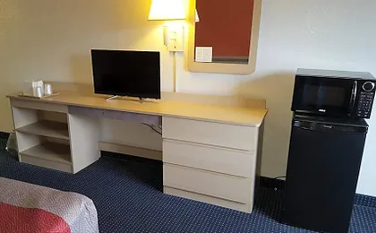 Red Carpet Inn