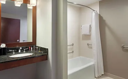 DoubleTree by Hilton Minneapolis Airport