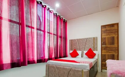 OYO Flagship Hotel Pacific Inn