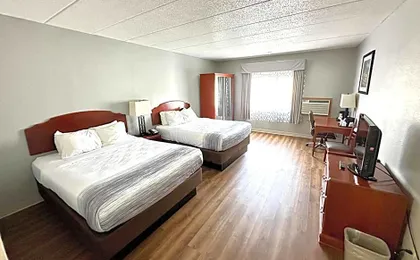 AmericInn & Suites by Wyndham Baraboo Event Center