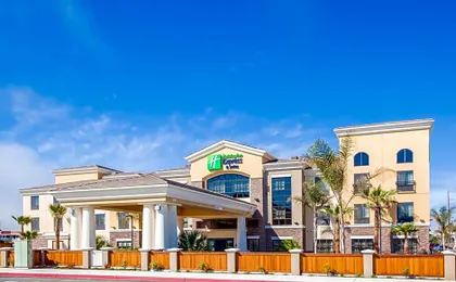 Holiday Inn Express & Suites Eureka By IHG