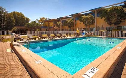 Best Western Crossroads Inn