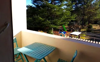Chambres tomate, dans maison avec petit escalier à 6km du festival de piano de la roque d'anthéron