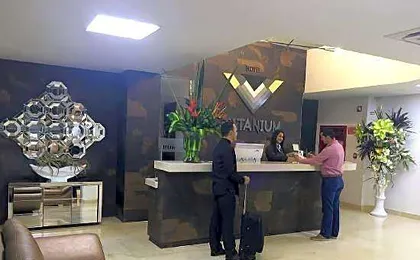 Hotel Titanium Plaza