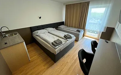 F Hotel 24h Check-In