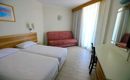 Adi Hotel