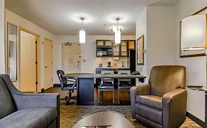 Sonesta Simply Suites Cleveland North Olmsted Airport