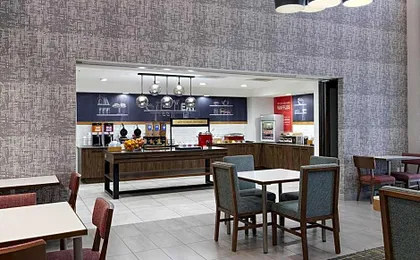Hampton Inn & Suites Dallas-Lewisville/Vista Ridge Mall