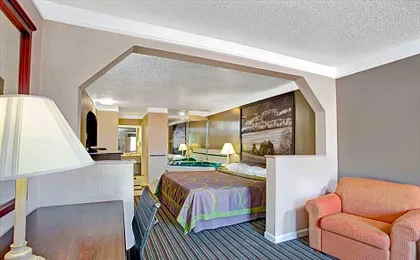 Super 8 by Wyndham Knoxville East