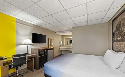 Super 8 by Wyndham Fredericksburg