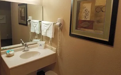 Americas Best Value Inn & Suites Bismarck