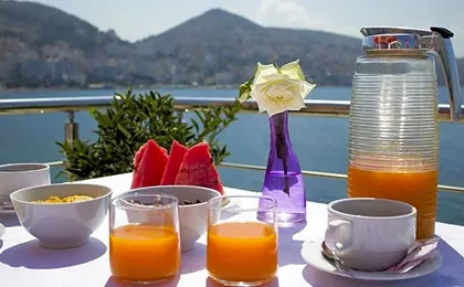 Titania Hotel