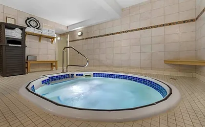 Best Western Plus Baker Street Inn