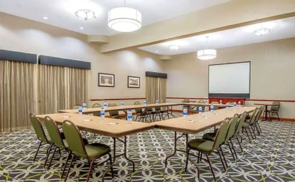 La Quinta Inn & Suites by Wyndham Gainesville