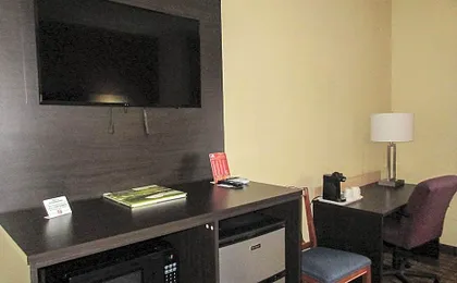 Quality Inn & Suites Benton Harbor - St. Joseph