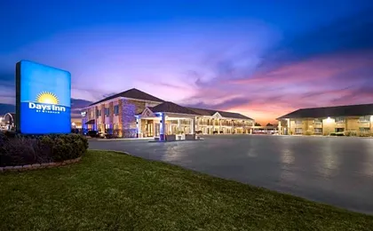 Days Inn by Wyndham St. Charles IL