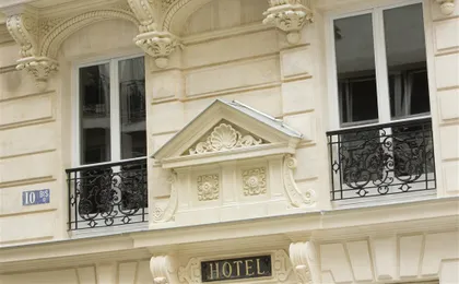 LE BIS HOTEL facade