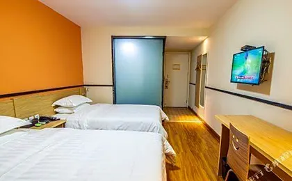 Orange Fashion Apartment (Guangzhou Xiajiao Metro Station)