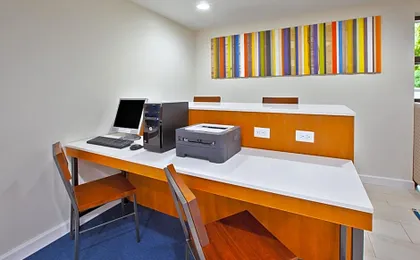Holiday Inn Express Hotel & Suites Cincinnati Northeast-Milford By IHG