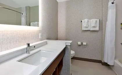 Holiday Inn Express and Suites Grand Rapids Airport- South By IHG