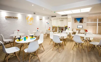 Y Hostel - Albergue Juvenil