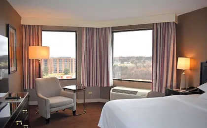 Sheraton Lisle Naperville Hotel