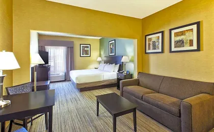 Country Inn & Suites by Radisson, Benton Harbor-St. Joseph, MI