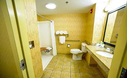Holiday Inn Express & Suites Bowling Green by IHG