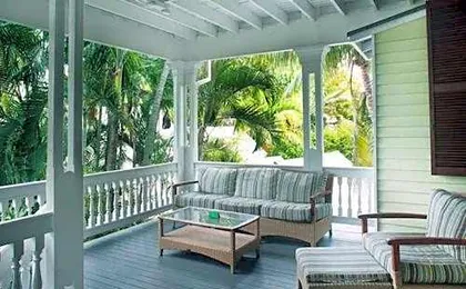 Island City House