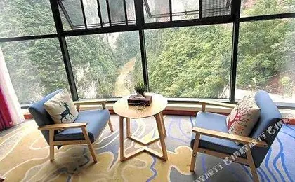 Koi Mountain Cliff Lodge · Cliff Hotel