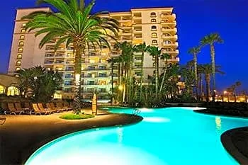 The Waterfront Beach Resort, A Hilton Hotel