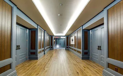The Campbell House Lexington Curio Collection by Hilton