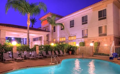 Hampton Inn & Suites Ontario