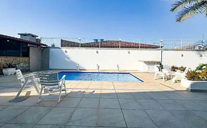 Casarão e piscina localização excelente | ROSF91