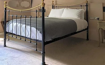 The Woolpack Hotel
