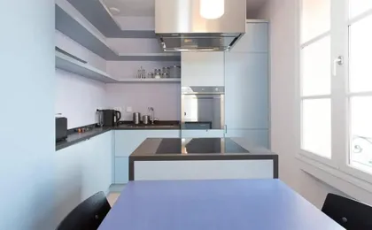 Pure & Chic 2beds/2baths in Centre!