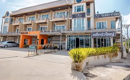 Crystal Place Buayai