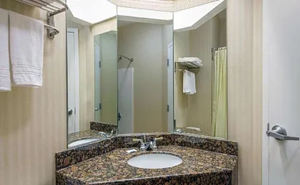 Super 8 by Wyndham Harrisburg Hershey North