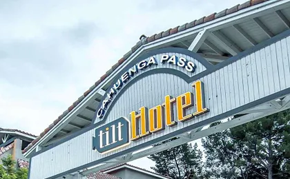 Tilt Hotel Universal/Hollywood Hotel