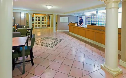 Baymont by Wyndham Lubbock - Downtown Civic Center