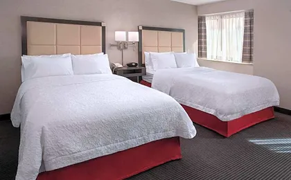 Hampton Inn & Suites Milwaukee-Downtown